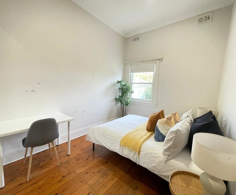 $750, 1-bed, 1 bathroom, North Bondi NSW 2026