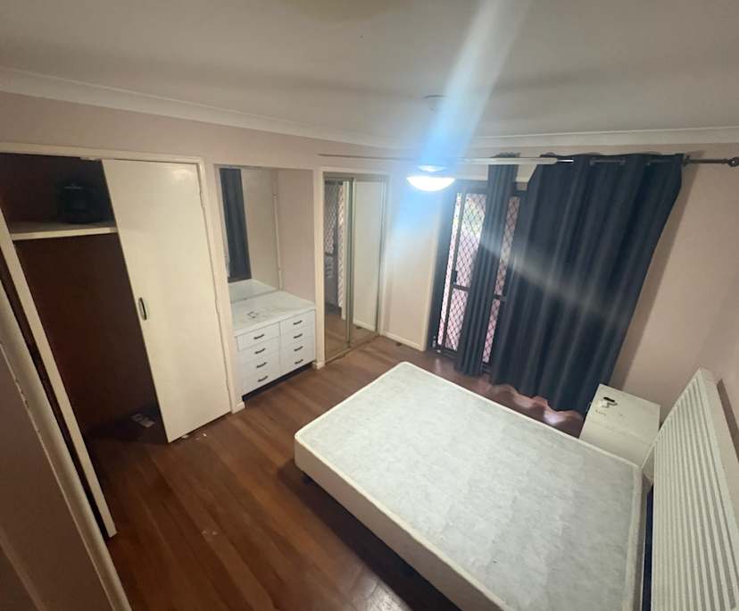 Room in a share house