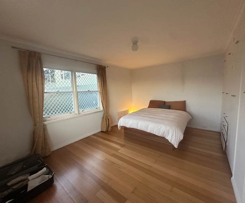 Room in a share house