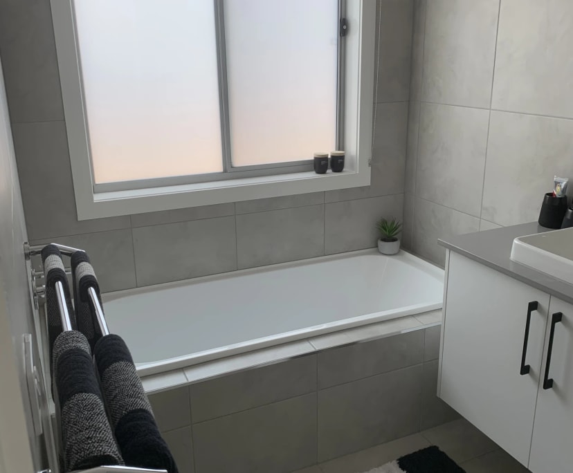 $270, Share-house, 3 bathrooms, Melton South VIC 3338