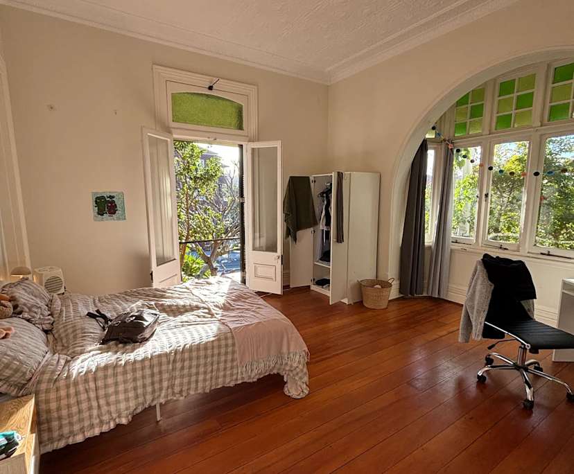 Furnished room in a share house