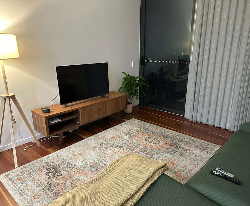 Unfurnished room with own bathroom