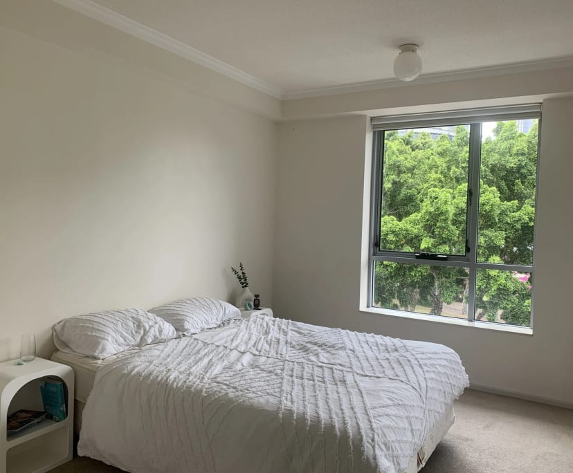 Furnished room with ensuite in a flatshare