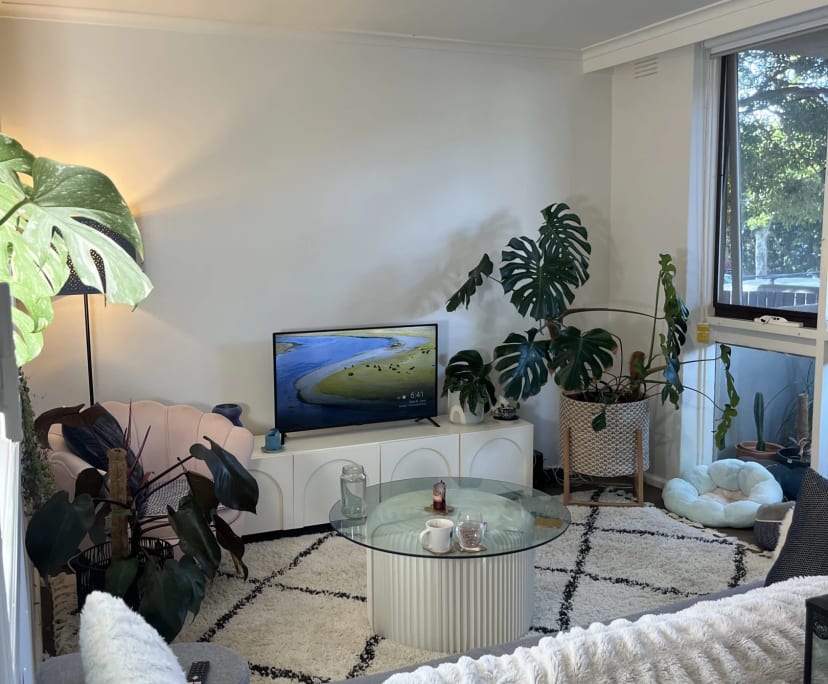 Unfurnished room in a flatshare