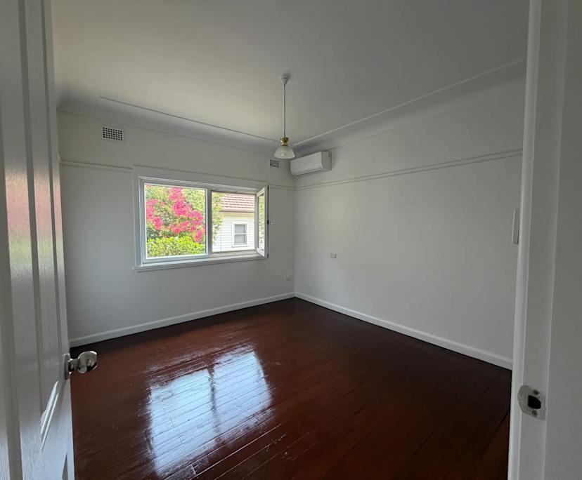 Whole property with 3 rooms for rent