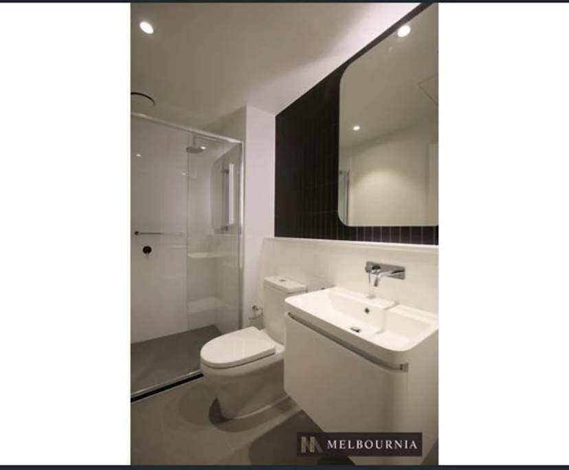Whole property with 2 rooms for rent