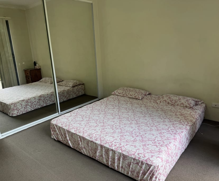 Furnished room with ensuite in a flatshare