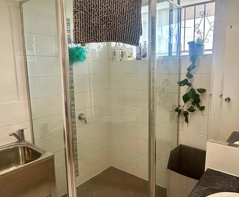 $300, Flatshare, 2 bathrooms, Paddington QLD 4064