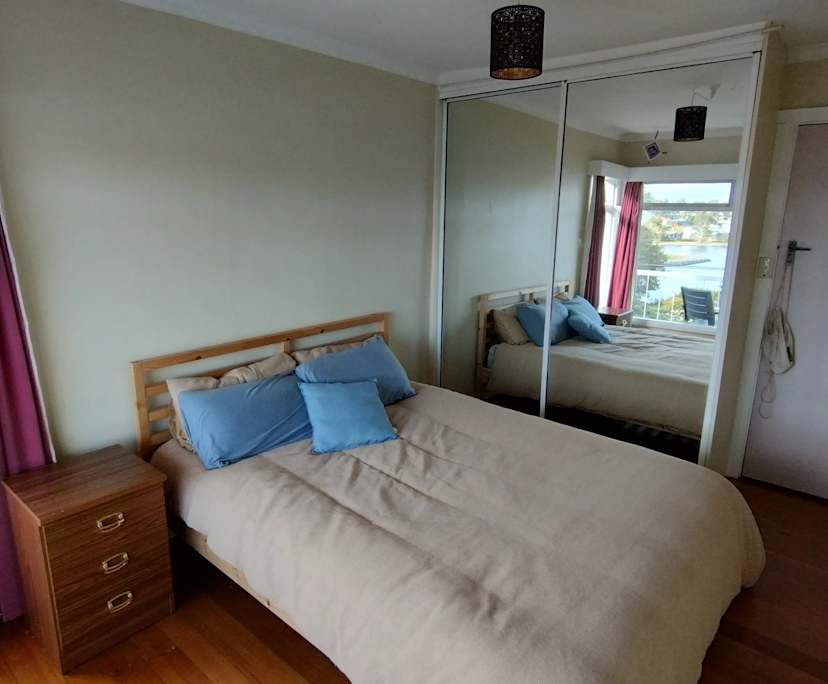 Room in a share house