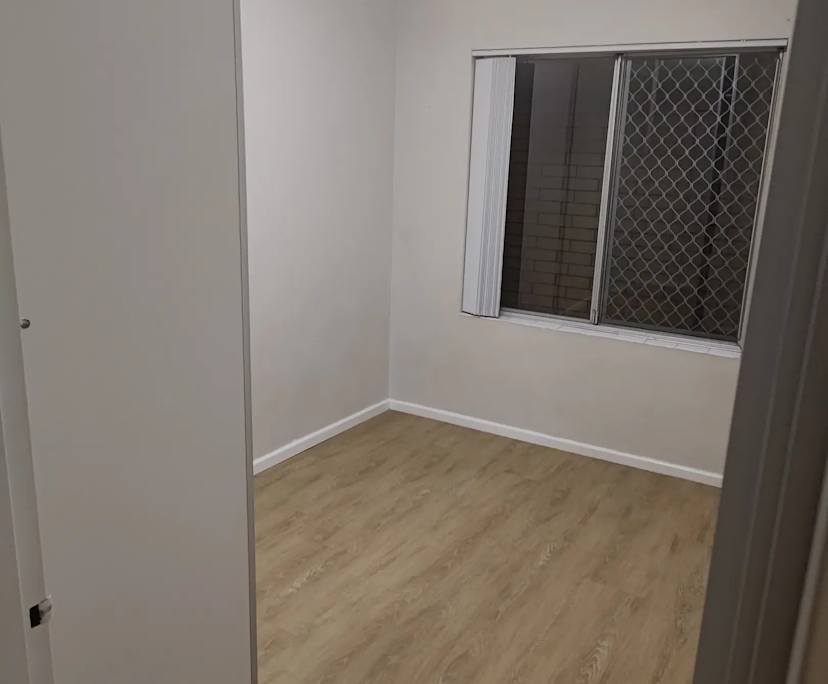 Unfurnished room in a flatshare