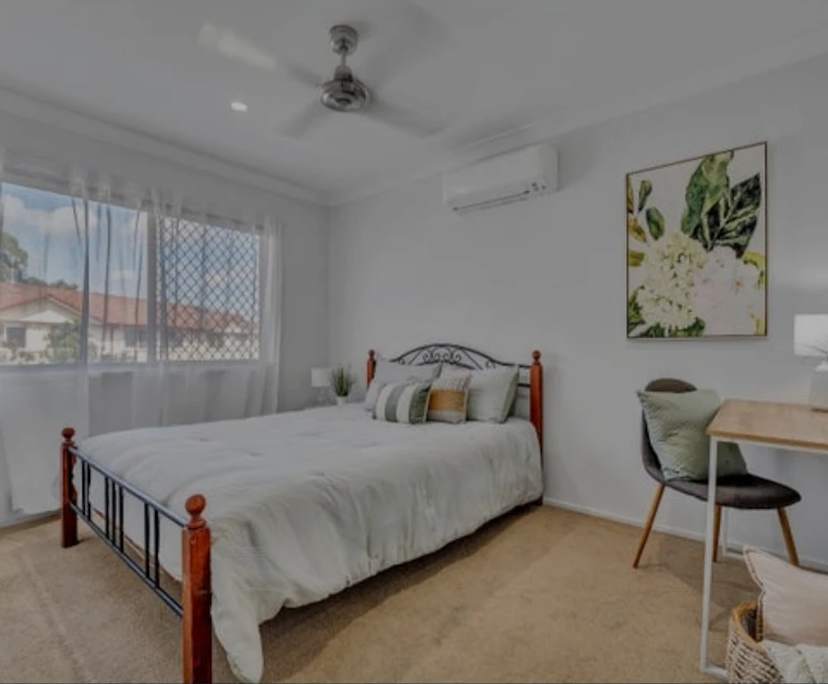 Furnished room in a share house