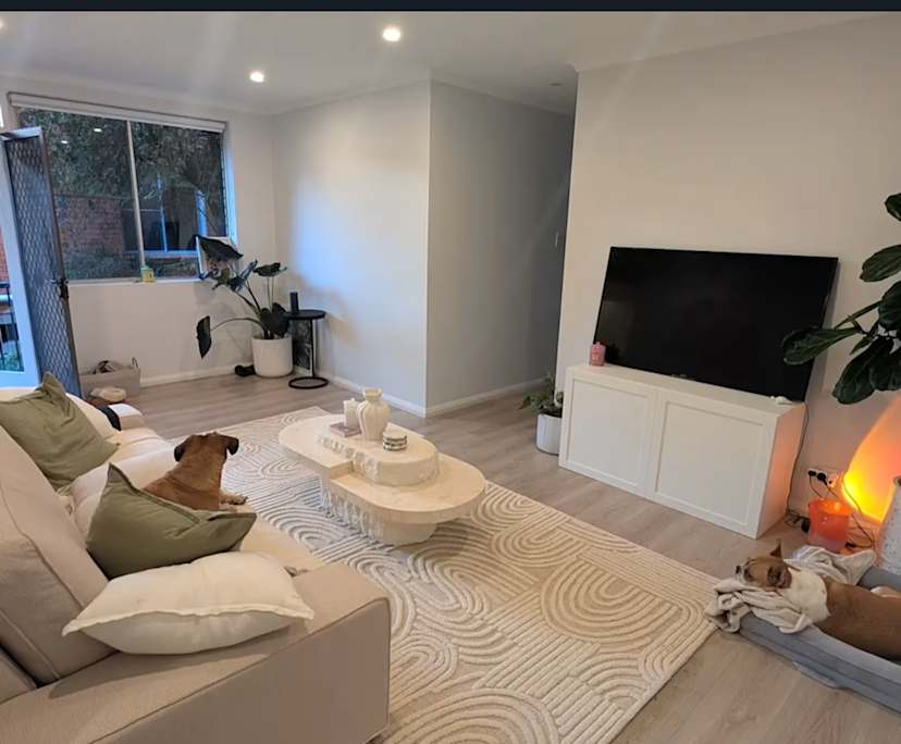Furnished room in a flatshare