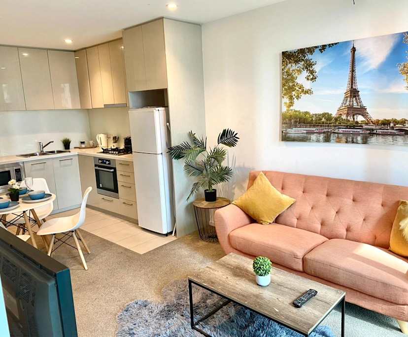 Furnished room in a flatshare