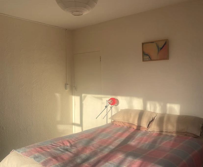 Unfurnished room in a flatshare