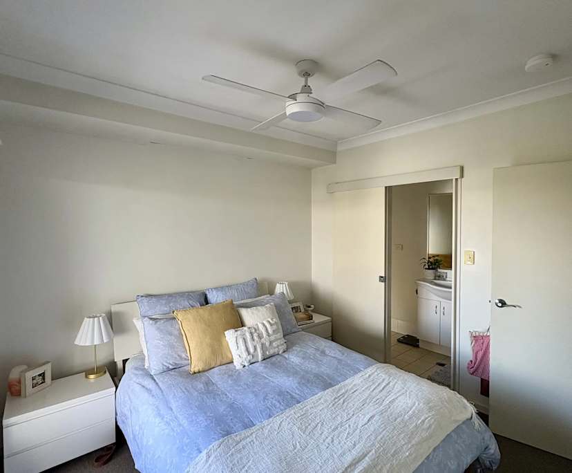 Unfurnished room with ensuite in a flatshare