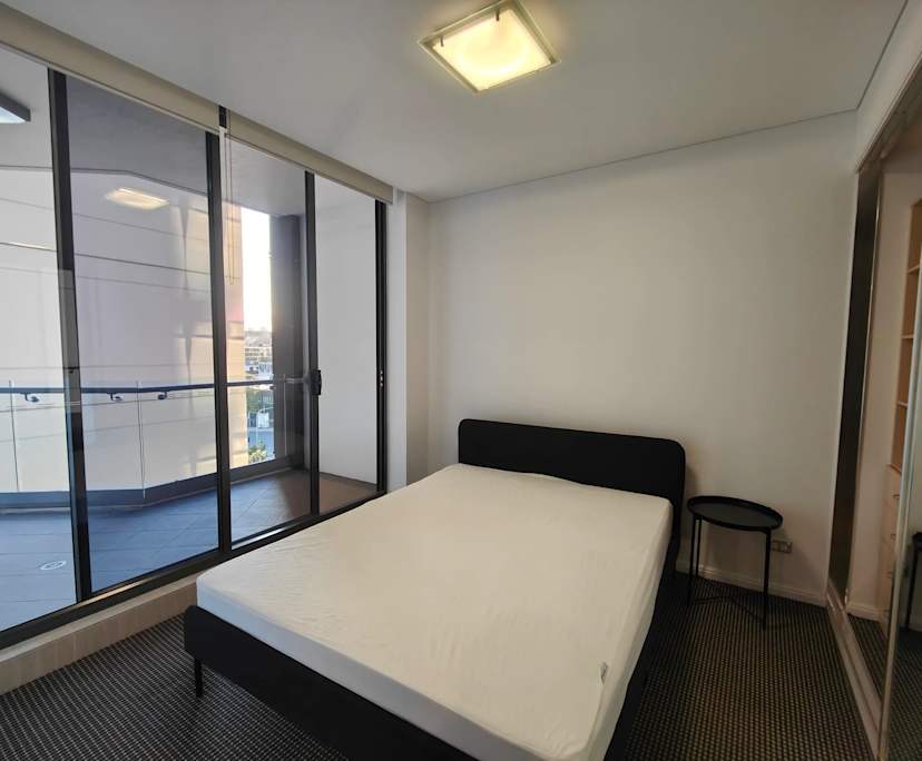 $1,040, 1-bed, 1 bathroom, Zetland NSW 2017