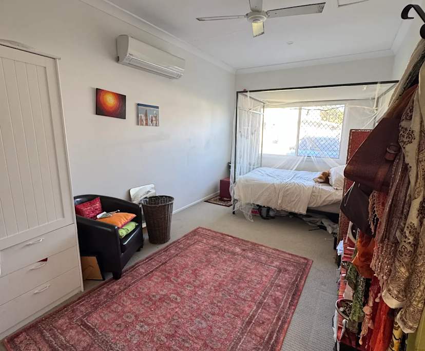 Furnished room in a share house