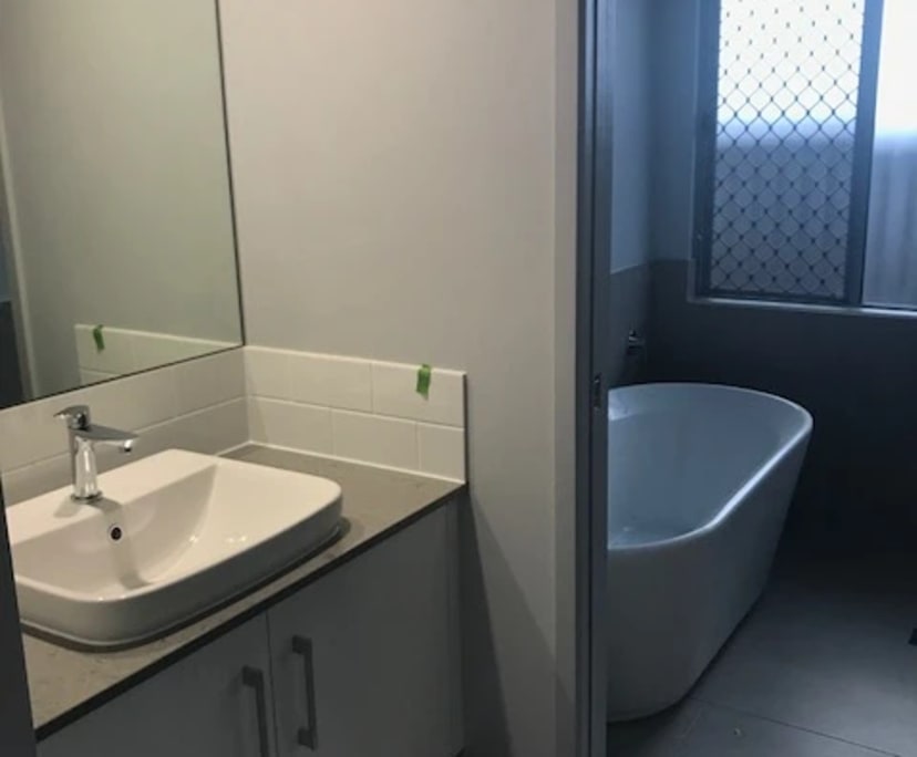 $320, Share-house, 4 bathrooms, Parramatta Park QLD 4870