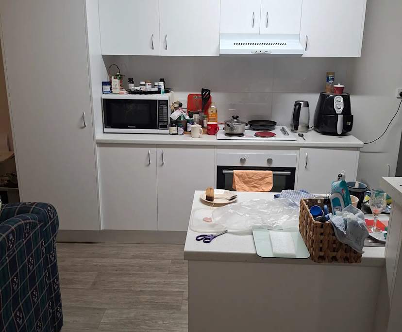 Furnished room in a share house