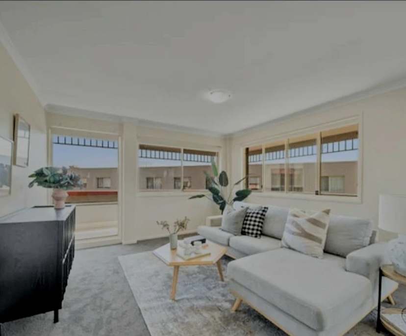 Unfurnished room in a flatshare