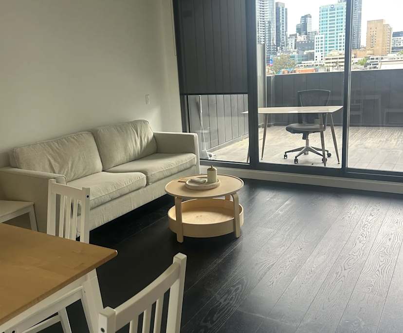 Furnished room in a flatshare