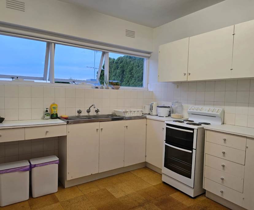 Furnished room in a flatshare