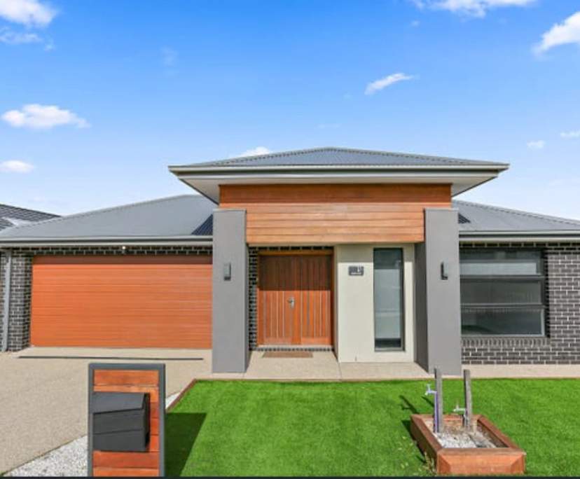 Unfurnished room in a share house