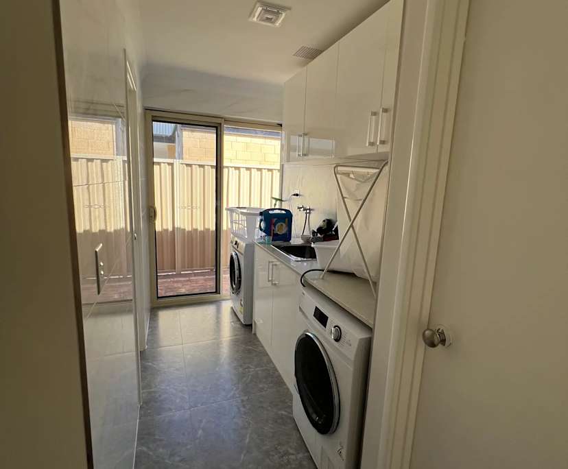 $300, Share-house, 4 bathrooms, Canning Vale WA 6155