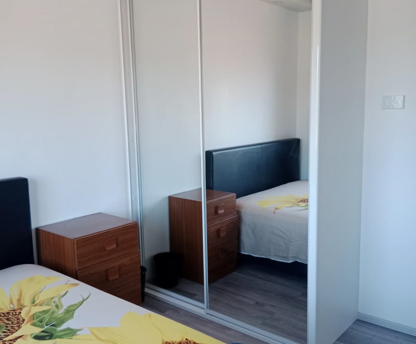Furnished room in a flatshare