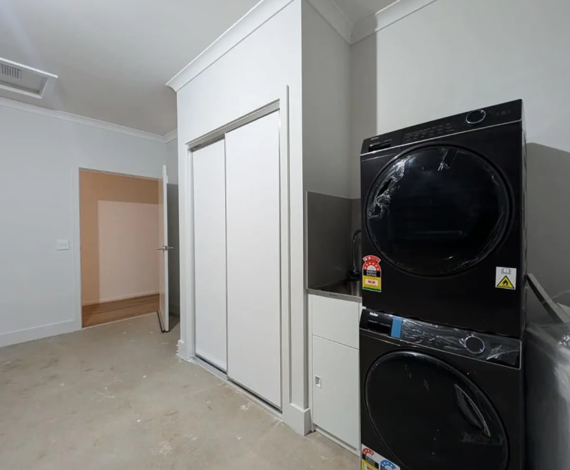 $230-280, Share-house, 3 rooms, Rockbank VIC 3335, Rockbank VIC 3335