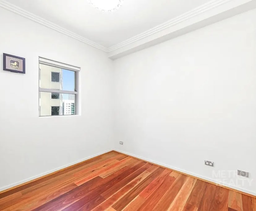 Room for Rent in Haymarket, Sydney 500, Furnished...