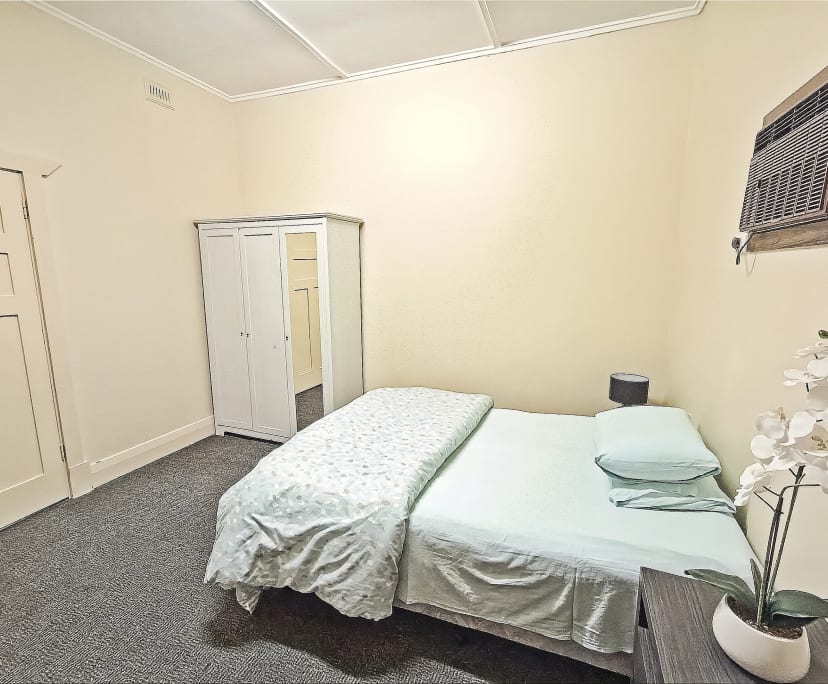 Furnished room in a share house