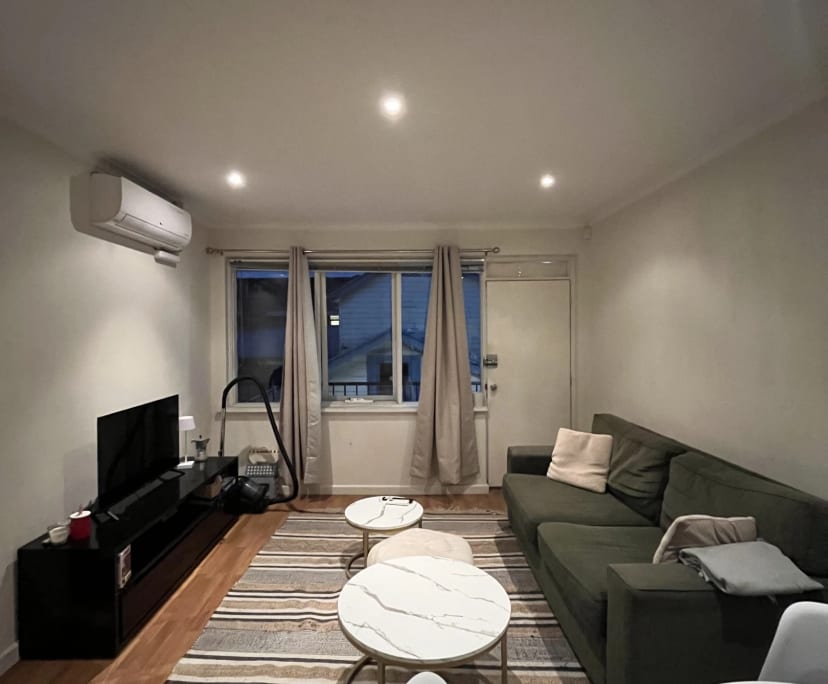 Furnished room in a flatshare