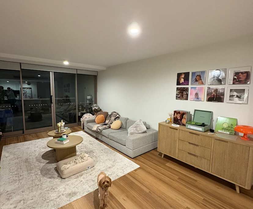 Unfurnished room in a flatshare