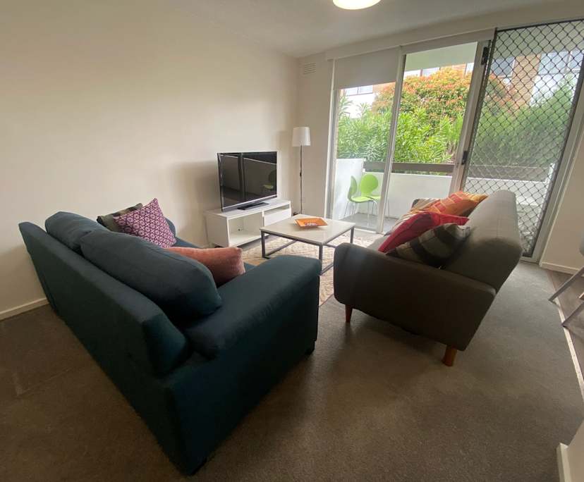 Furnished room in a flatshare