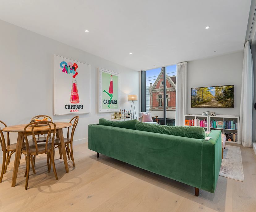 Furnished room with ensuite in a flatshare