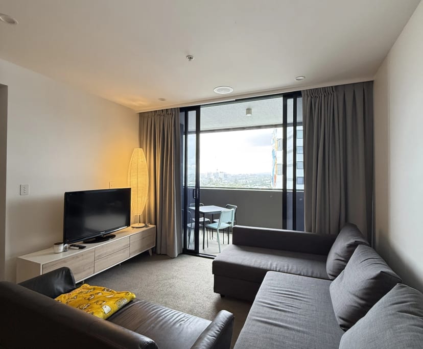 Unfurnished room with own bathroom