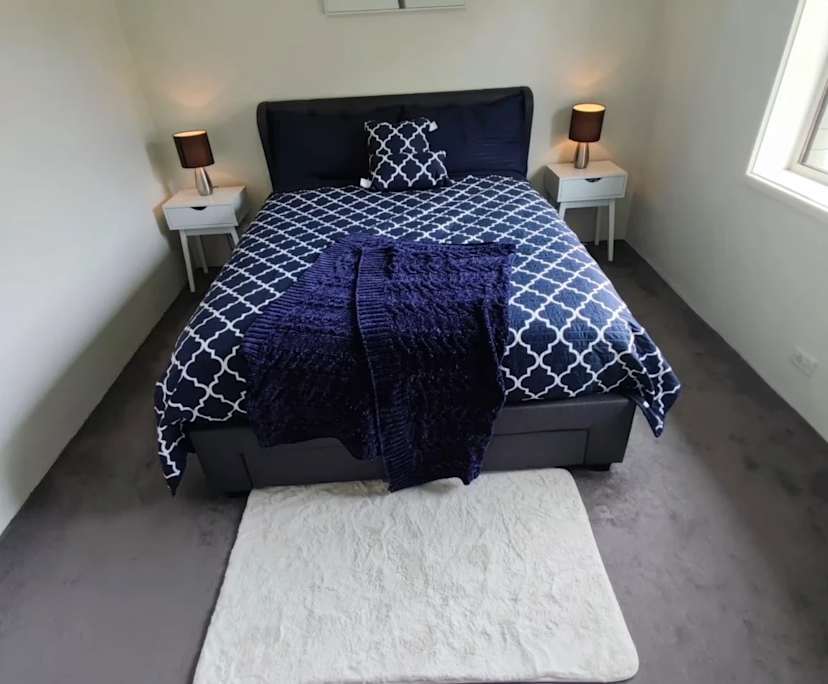 Furnished room in a flatshare