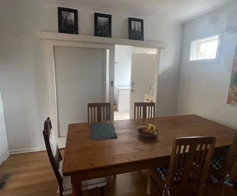 Room in a share house