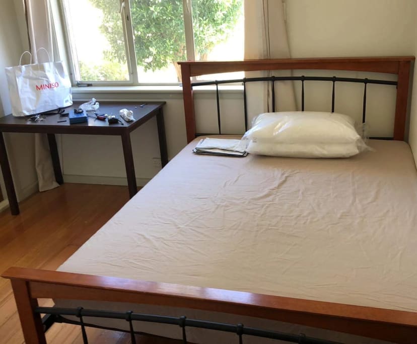 Room for Rent in St Albans, Melbourne 180, Flexib...