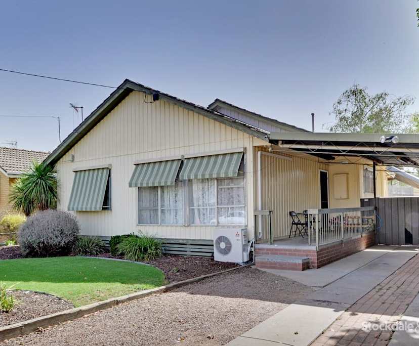 Unfurnished room in a share house
