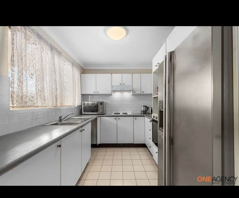Unfurnished room with own bathroom