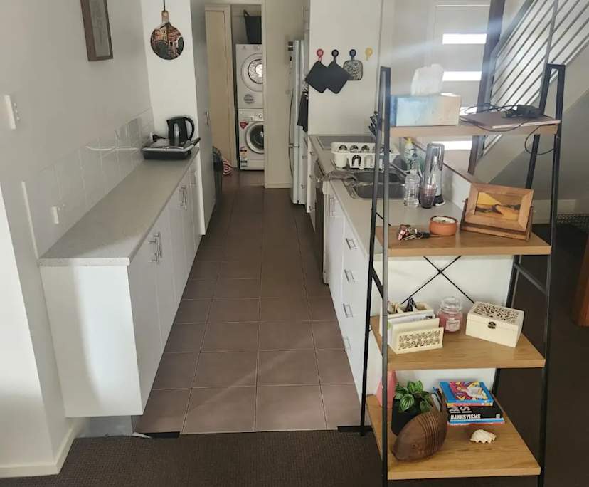 $290, Share-house, 3 bathrooms, Camp Hill QLD 4152