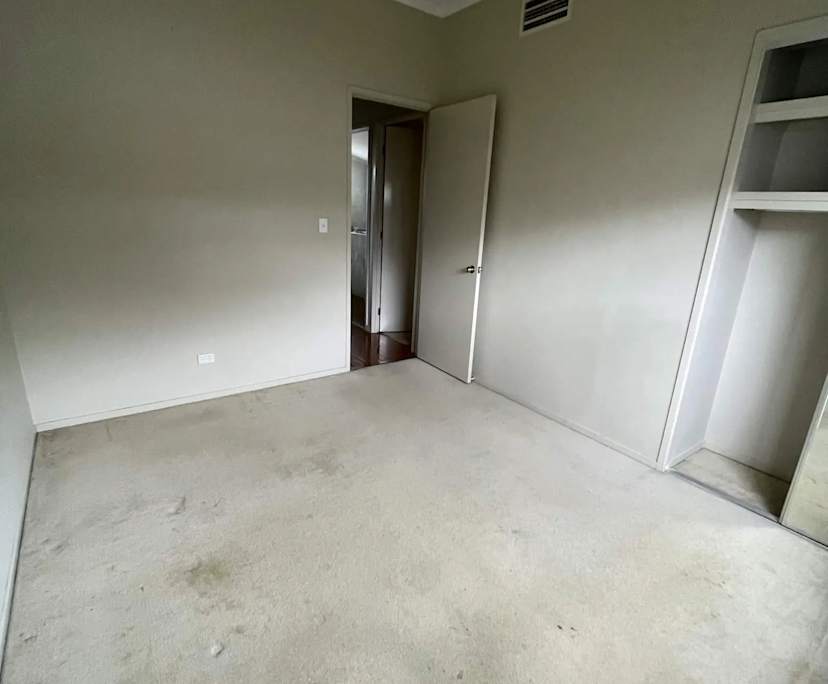 Unfurnished room in a share house