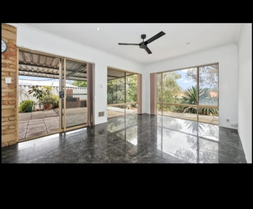 Room in a share house