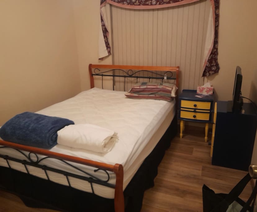 Furnished room in a share house