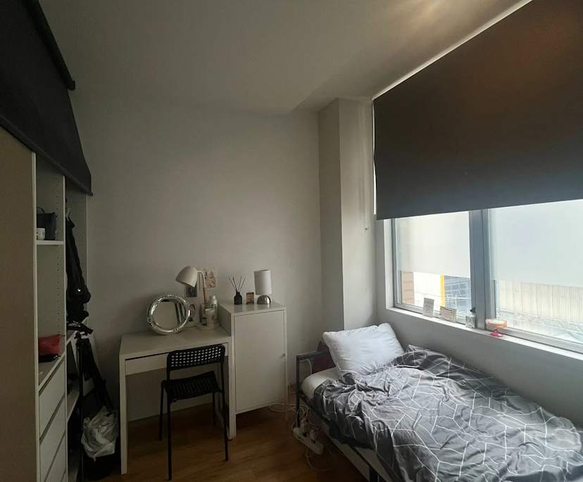 Furnished room in a flatshare