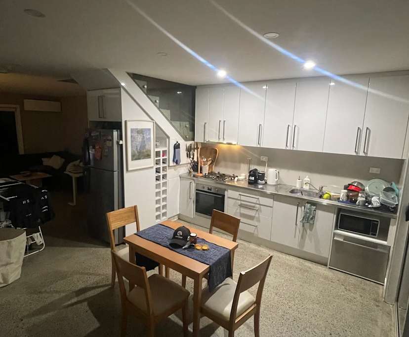 Furnished room in a flatshare