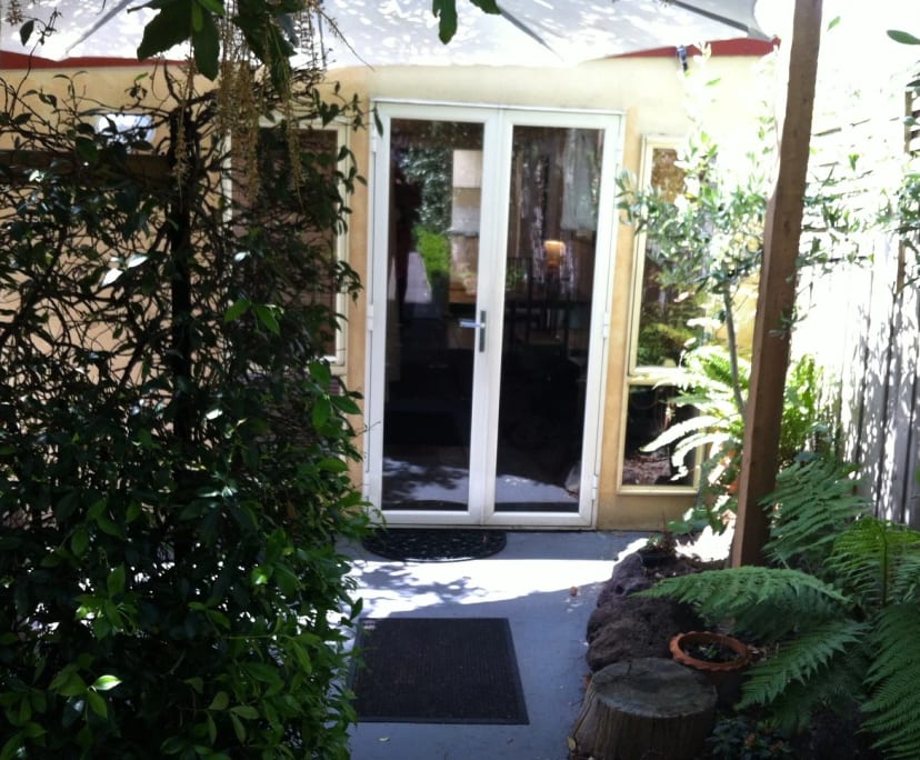 Granny Flat for Rent in Malvern East, Melbourne 3...