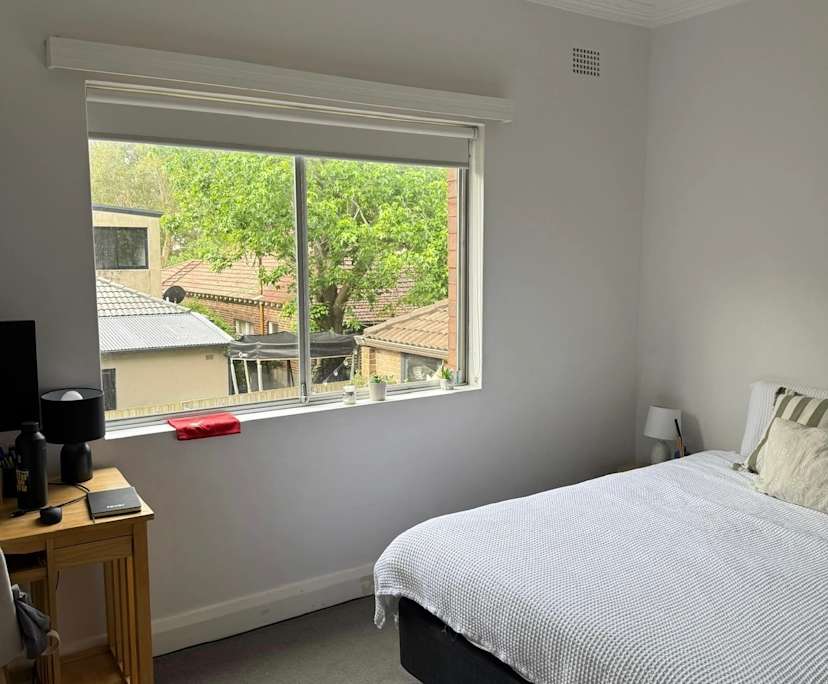 Furnished room in a flatshare